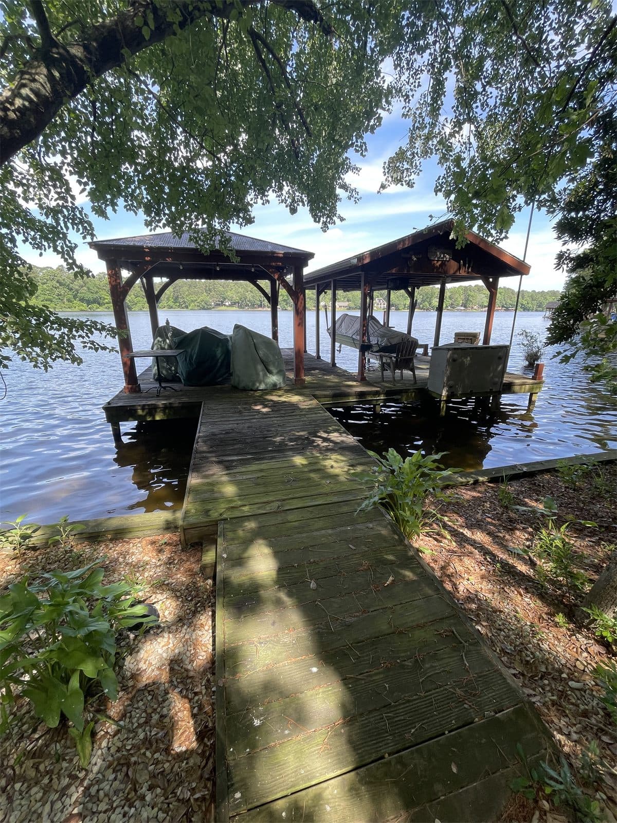 Dock before exterior cleaning